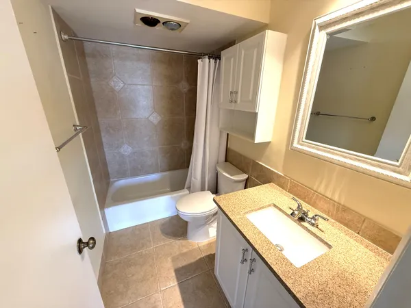 $2,000 | 133 North Pompano Beach Boulevard, Unit 606, Pompano Beach, FL 33062