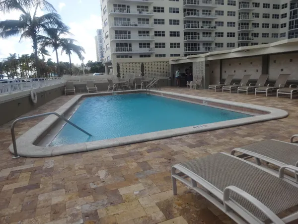 $2,000 | 133 North Pompano Beach Boulevard, Unit 606, Pompano Beach, FL 33062