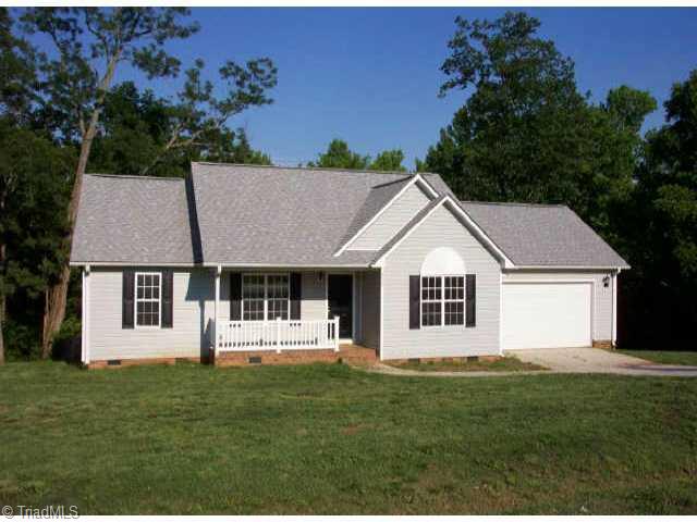 6083 Post Road Thomasville, NC 27360 - Photo 1 of 4 Exterior Front.