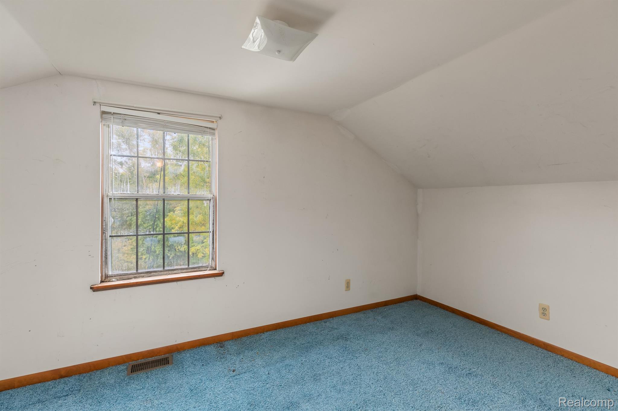 5550 Atlas Road Grand Blanc, MI 48439 - Photo 17 of 28 Bedroom 3 Upstairs