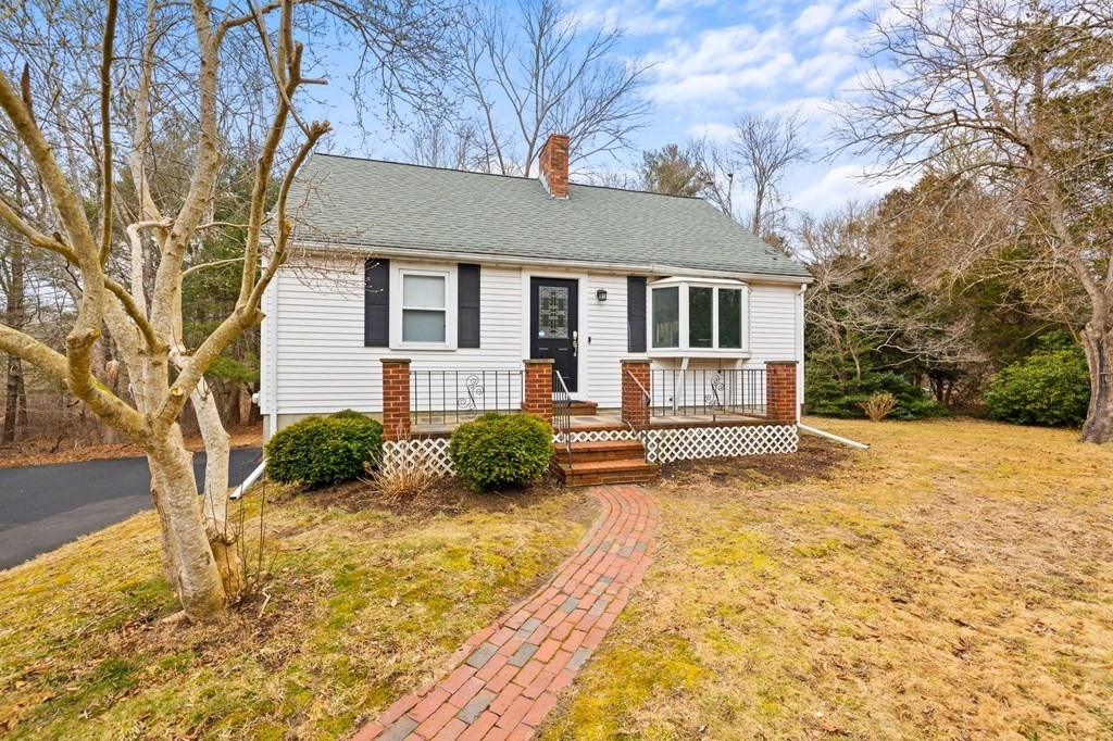 10 South Meadow Road Carver, MA 02330 - Photo 1 of 26 Gallery Image 1
