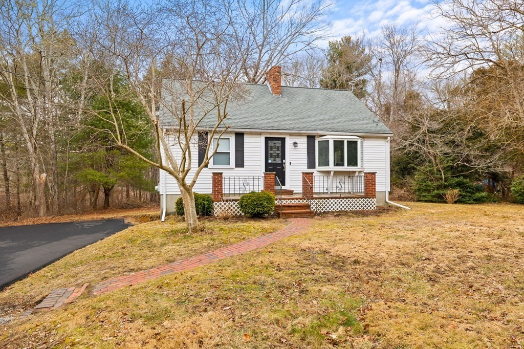 10 South Meadow Road Carver, MA 02330 - Photo 2 of 26 Gallery Image 2