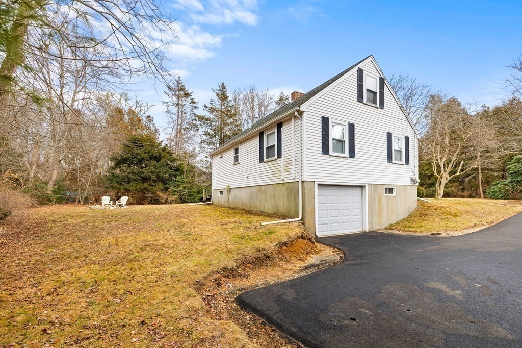 10 South Meadow Road Carver, MA 02330 - Photo 4 of 26 Gallery Image 4