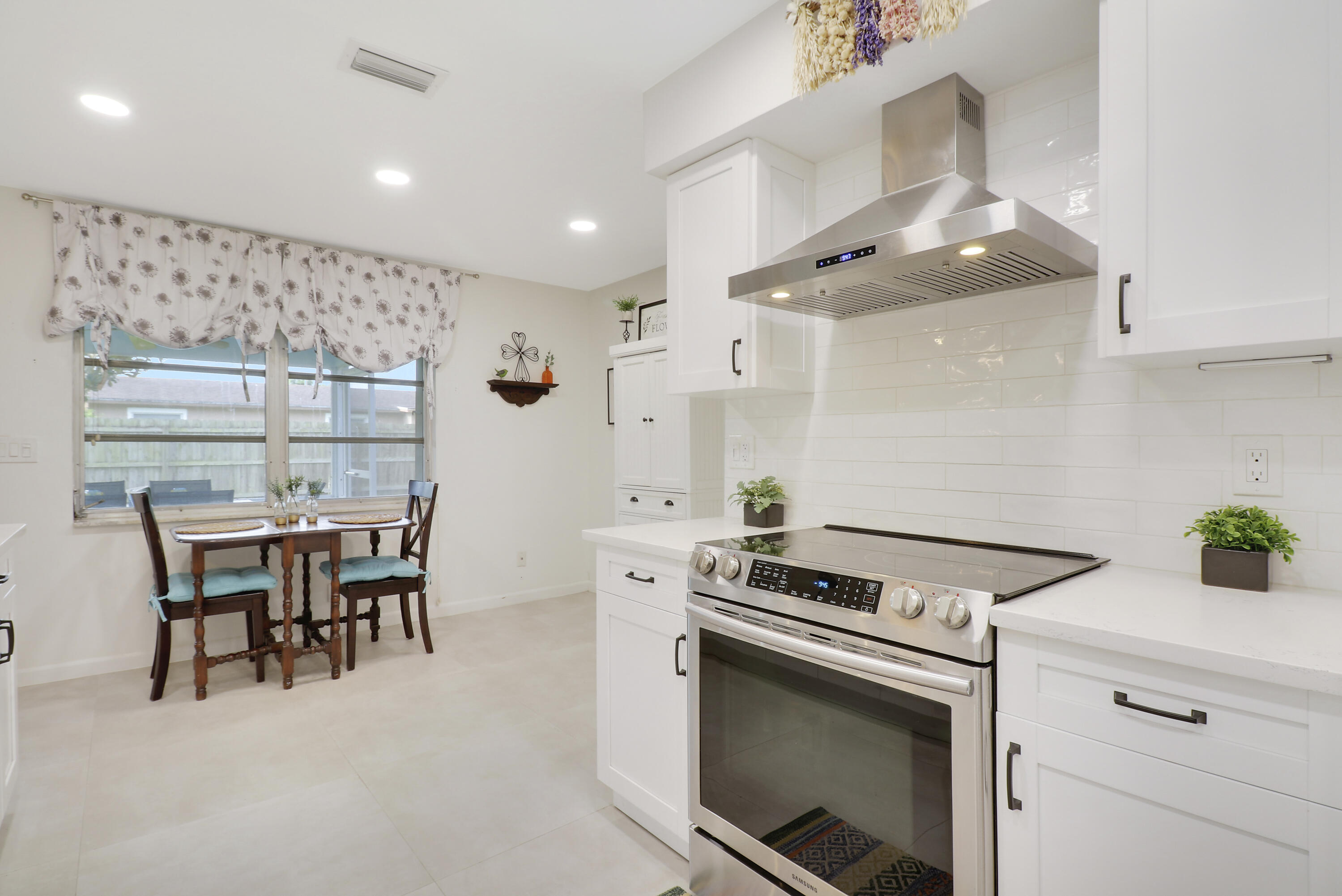 474 Dover Road Tequesta, FL 33469 - Photo 16 of 36 House1-16