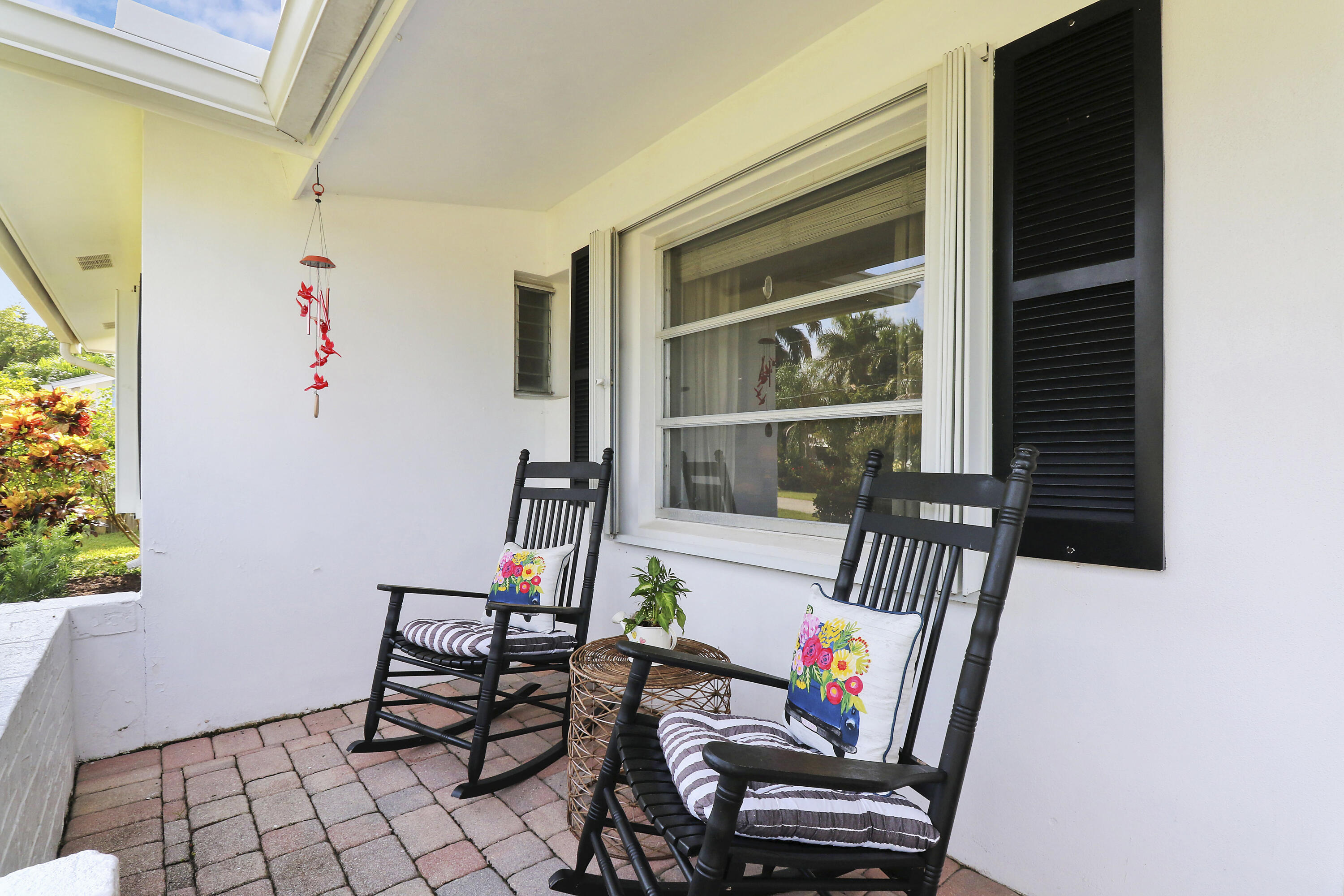 474 Dover Road Tequesta, FL 33469 - Photo 4 of 36 House1-30