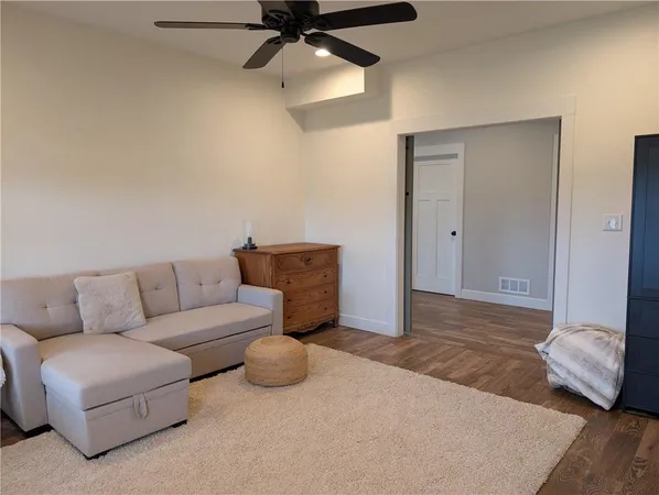 $779,000 | 347 Northeast County Road, Warrensburg, MO 64093