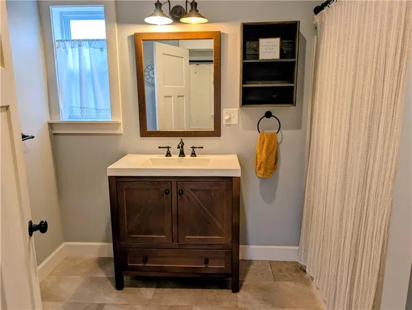 $779,000 | 347 Northeast County Road, Warrensburg, MO 64093