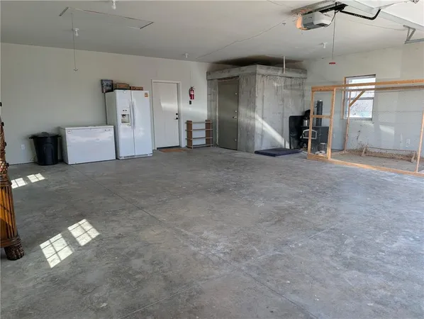 $779,000 | 347 Northeast County Road, Warrensburg, MO 64093