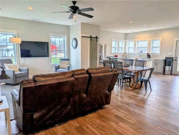 $779,000 | 347 Northeast County Road, Warrensburg, MO 64093