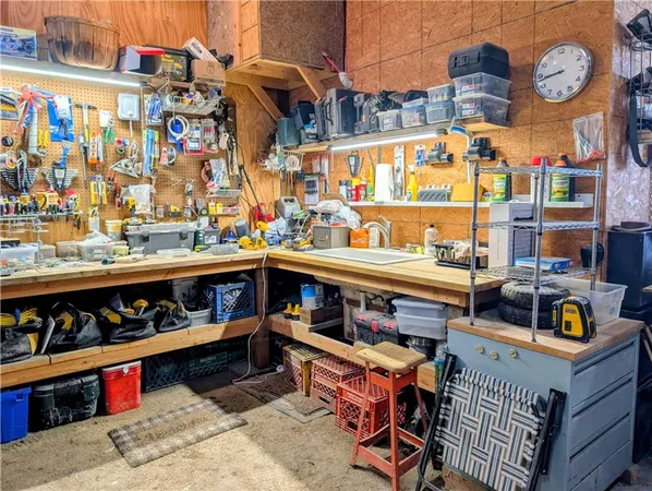 $779,000 | 347 Northeast County Road, Warrensburg, MO 64093