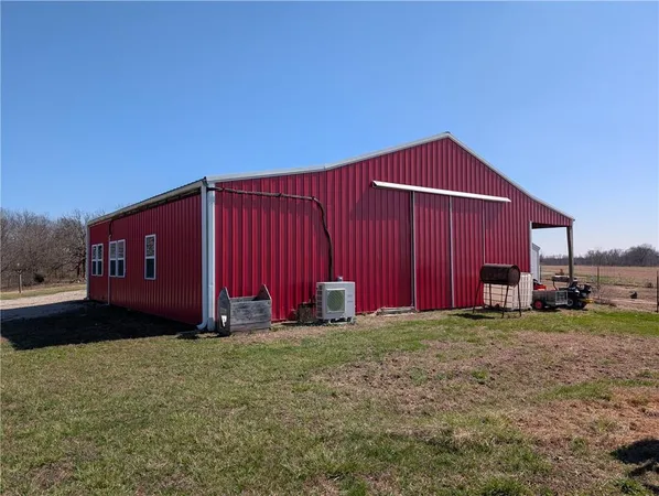 $779,000 | 347 Northeast County Road, Warrensburg, MO 64093