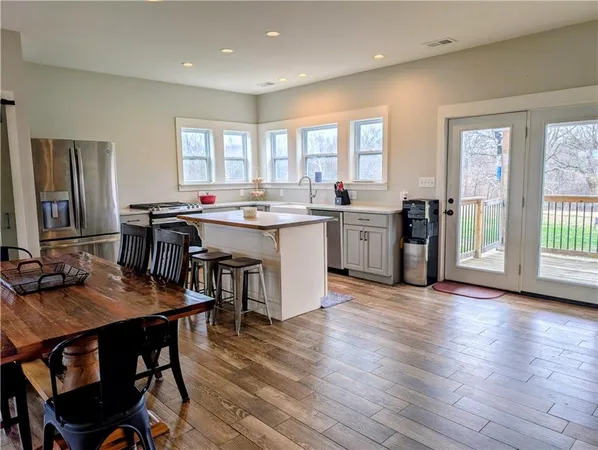 $779,000 | 347 Northeast County Road, Warrensburg, MO 64093