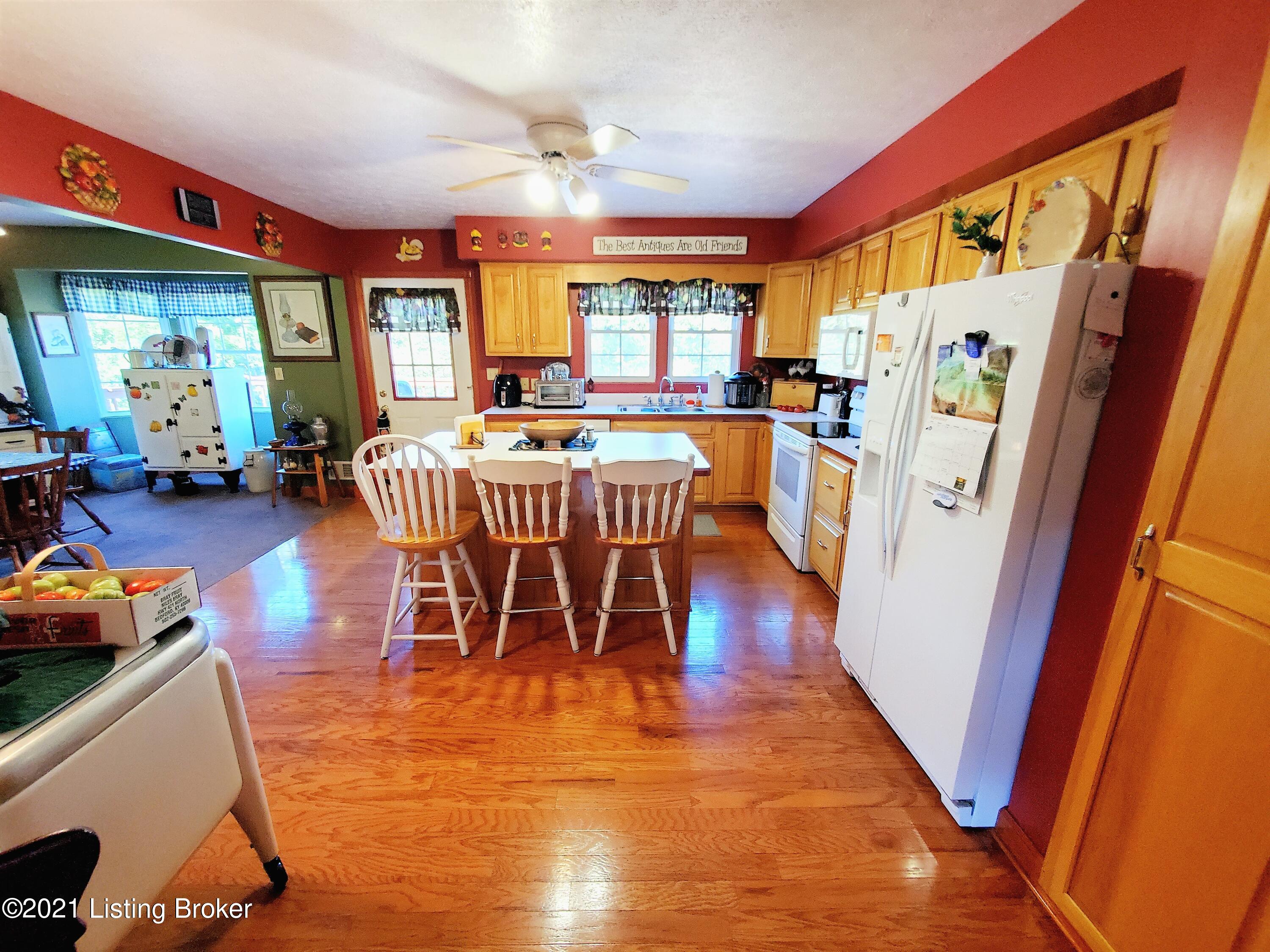 330 Penny Winkle Road Pleasureville, KY 40057 - Photo 9 of 55 BREAKFAST ISLAND