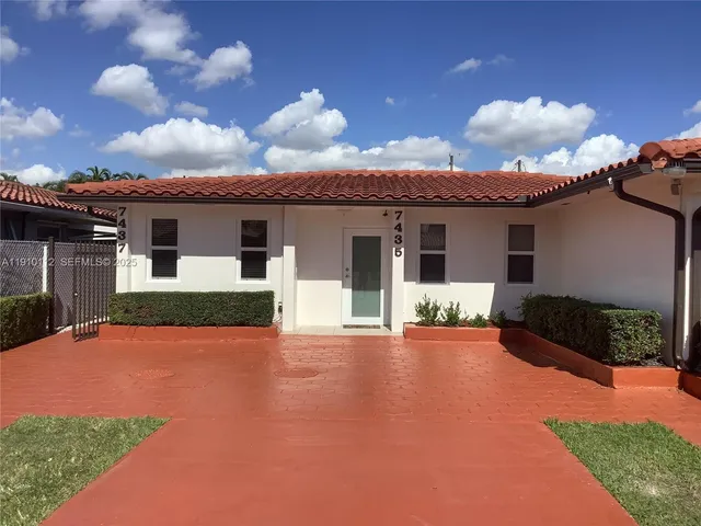 $3,800 | 7435 Southwest 23rd Street, Unit FRONT, Miami, FL 33155