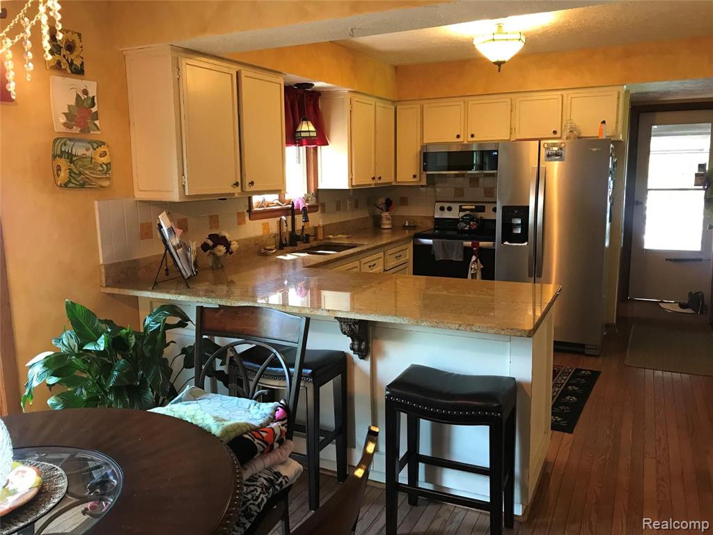 9045 Oakhill Road Clarkston, MI 48348 - Photo 16 of 55 Gallery Image 16
