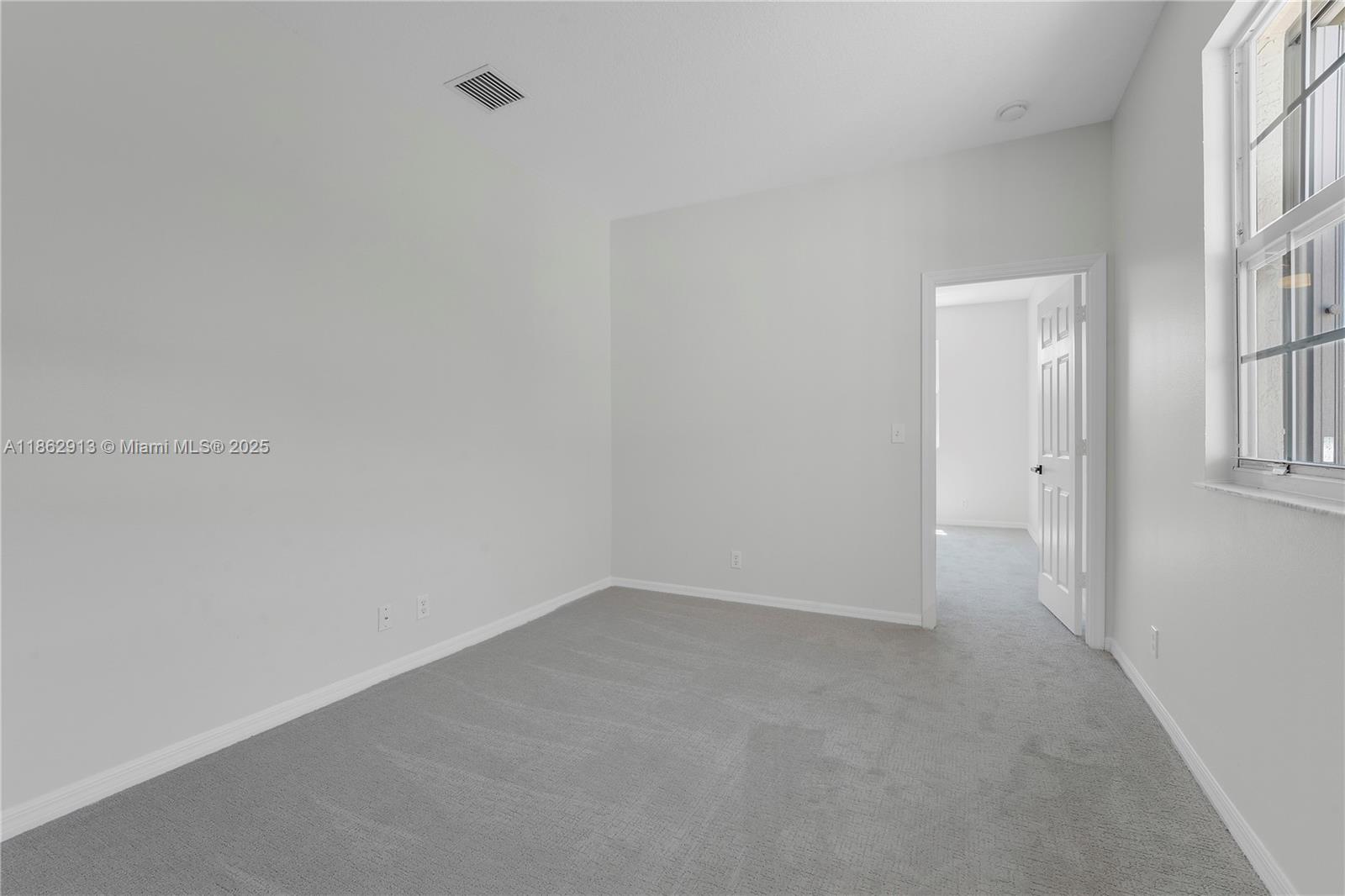 108 Lighthouse Circle, Unit E Tequesta, FL 33469 - Photo 23 of 34 a view of an empty room