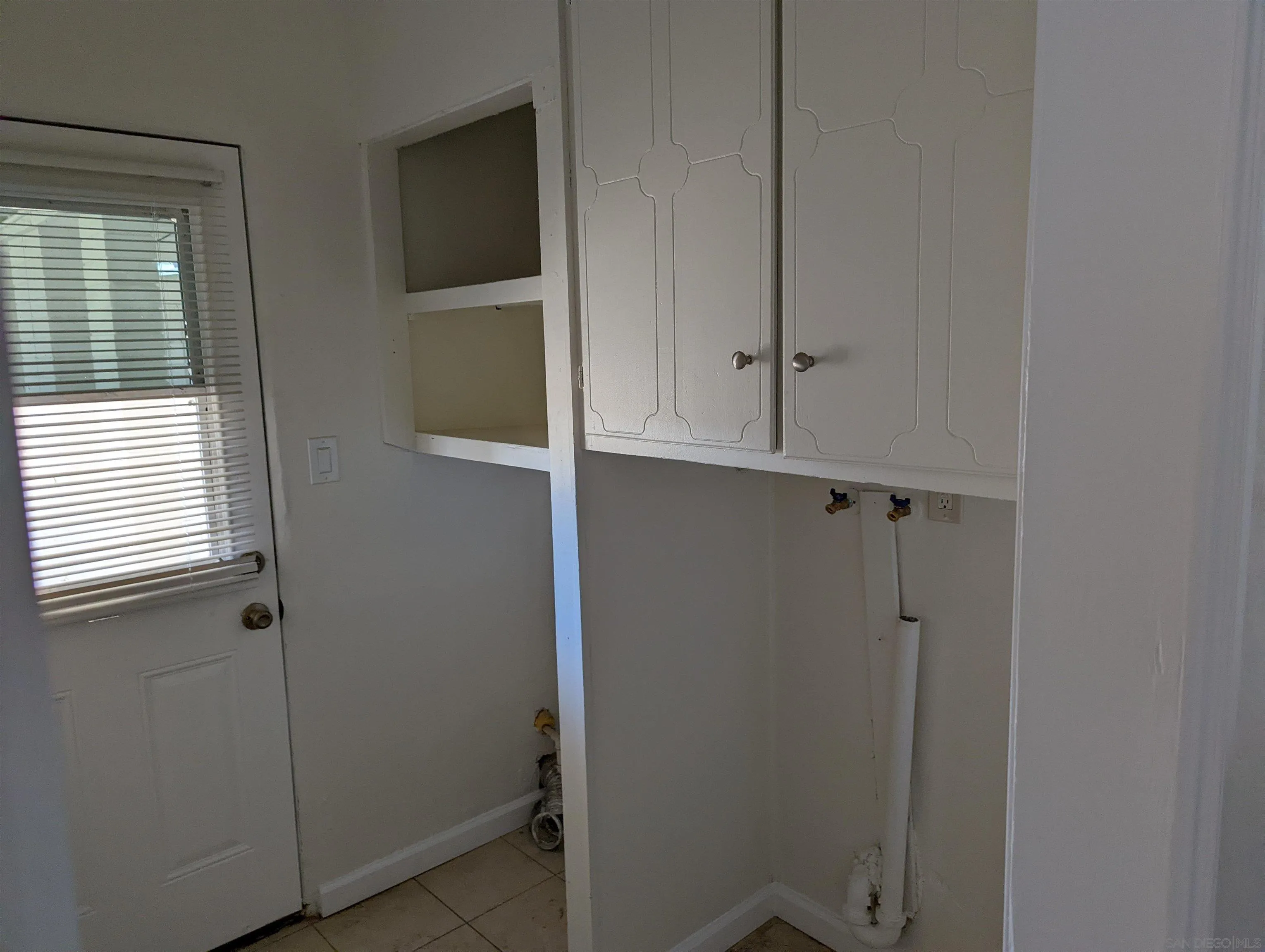 1207-9 Lyons Lane El Cajon, CA 92021 - Photo 12 of 39 a view of cabinets