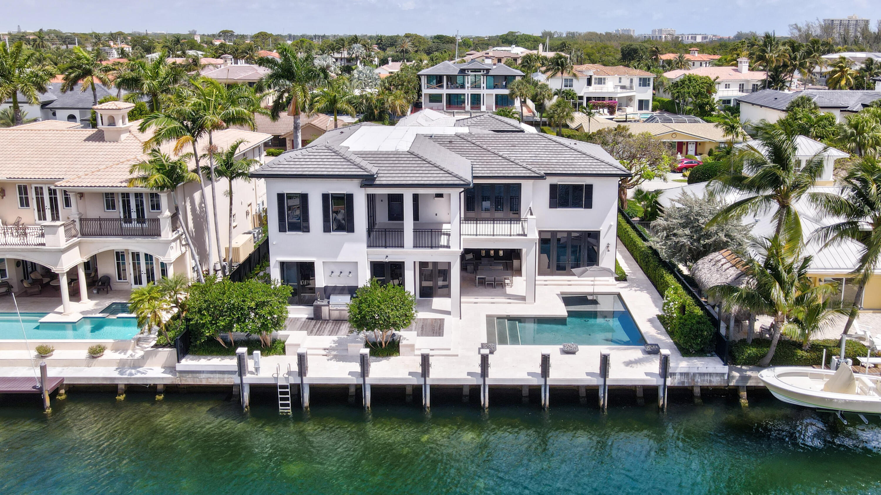 550 Golden Harbour Drive Boca Raton, FL 33432 - Photo 4 of 109 Back - Exterior