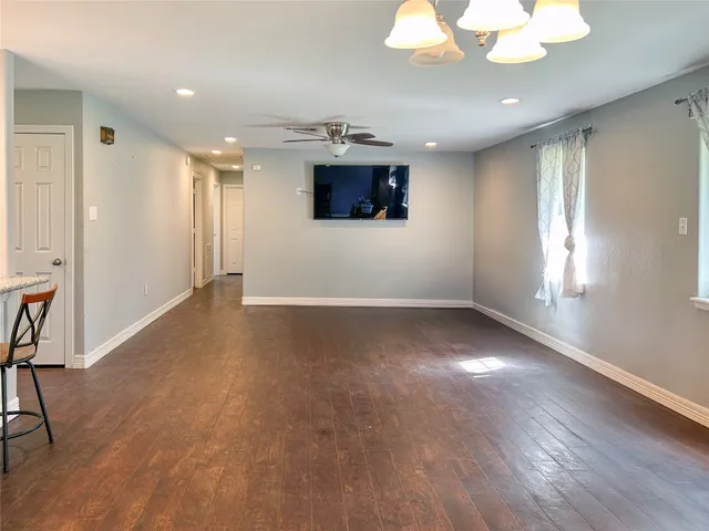a view of a livingroom with furniture