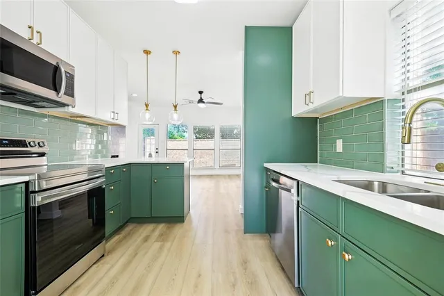 $424,990 | 1800 Hyde Park Court, Flower Mound, TX 75028