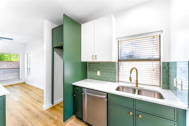 $424,990 | 1800 Hyde Park Court, Flower Mound, TX 75028