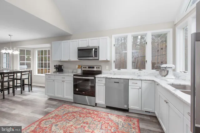 $625,000 | 86 Debbie Drive, Fredericksburg, VA 22406