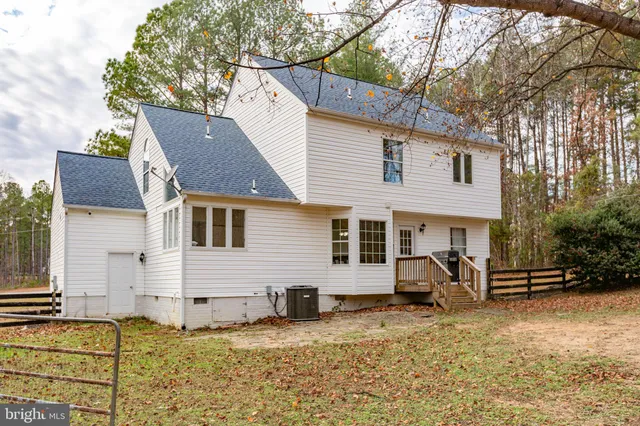 $625,000 | 86 Debbie Drive, Fredericksburg, VA 22406