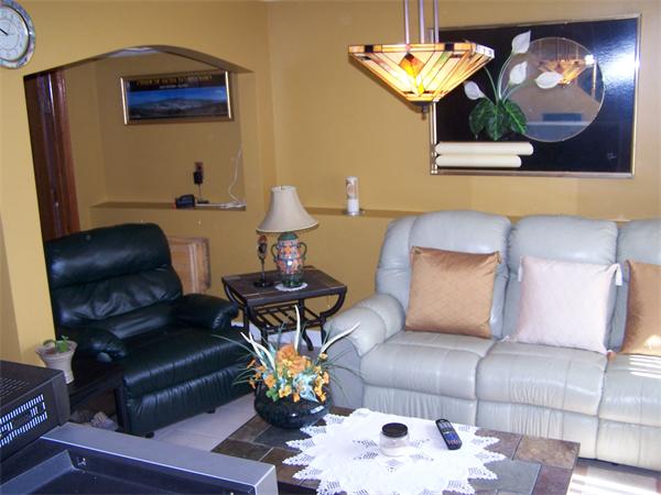 17 Walker Road Peabody, MA 01960 - Photo 2 of 28 Gallery Image 2