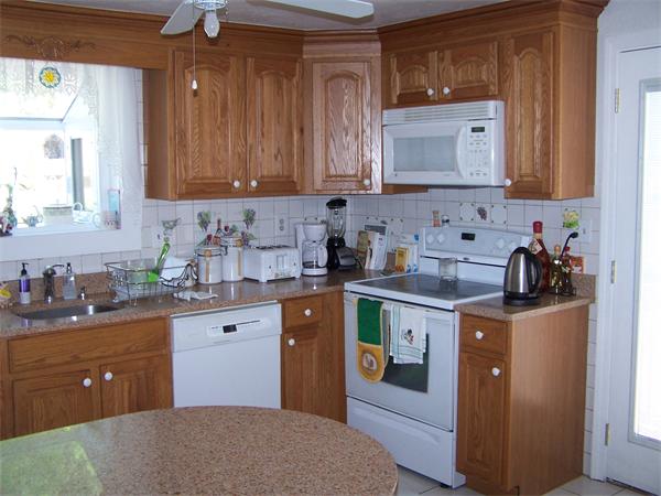 17 Walker Road Peabody, MA 01960 - Photo 5 of 28 Gallery Image 5