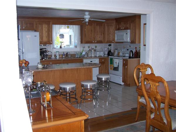 17 Walker Road Peabody, MA 01960 - Photo 6 of 28 Gallery Image 6