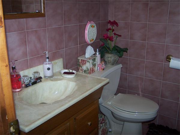 17 Walker Road Peabody, MA 01960 - Photo 7 of 28 Gallery Image 7