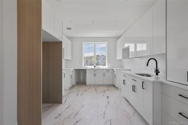 $1,125,000 | 236 Old Nyack Turnpike, Unit 202, Spring Valley, NY 10977