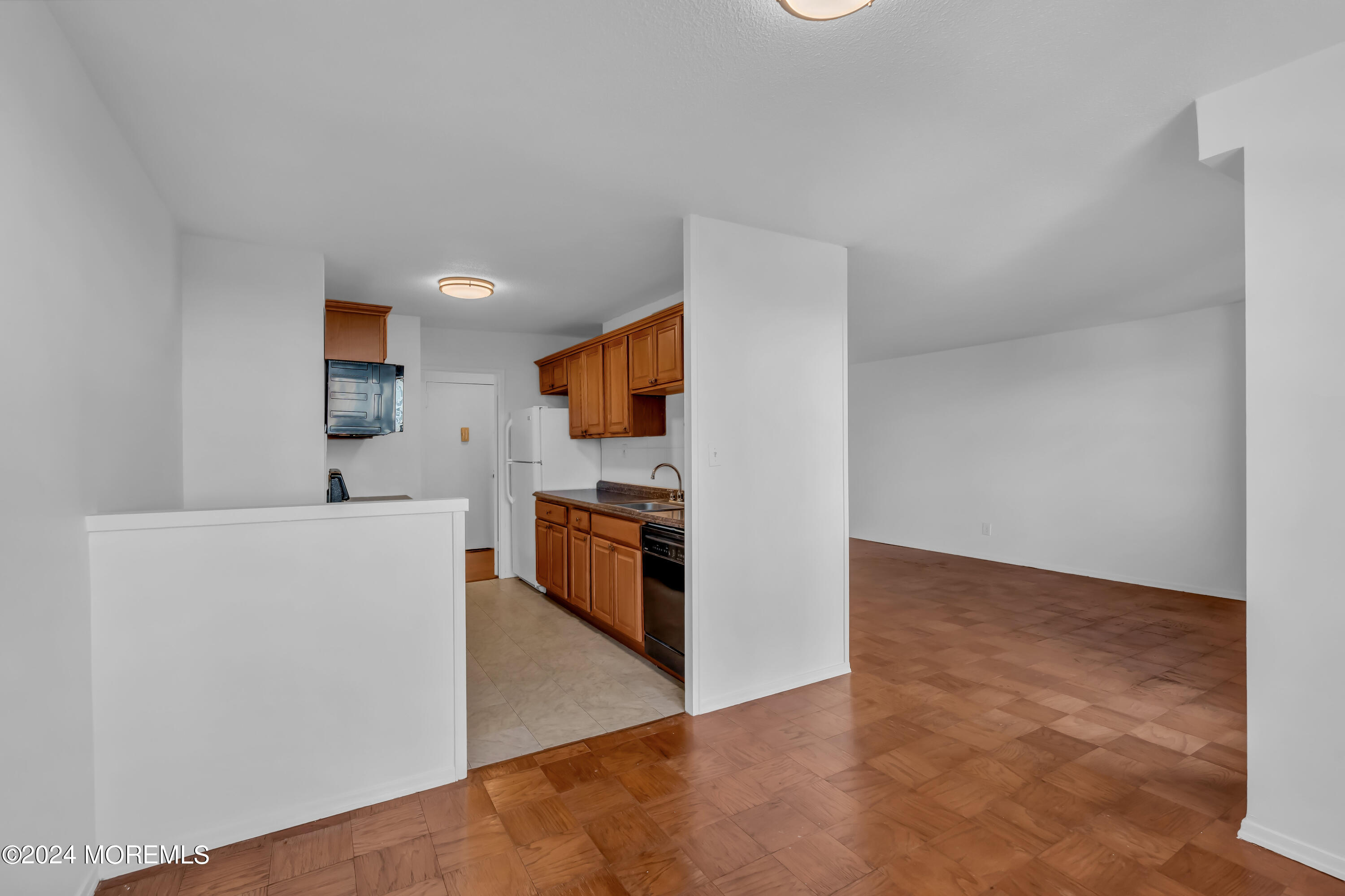 28 Riverside Avenue, Unit 5M Red Bank, NJ 07701 - Photo 14 of 34 016_dsc06629_131
