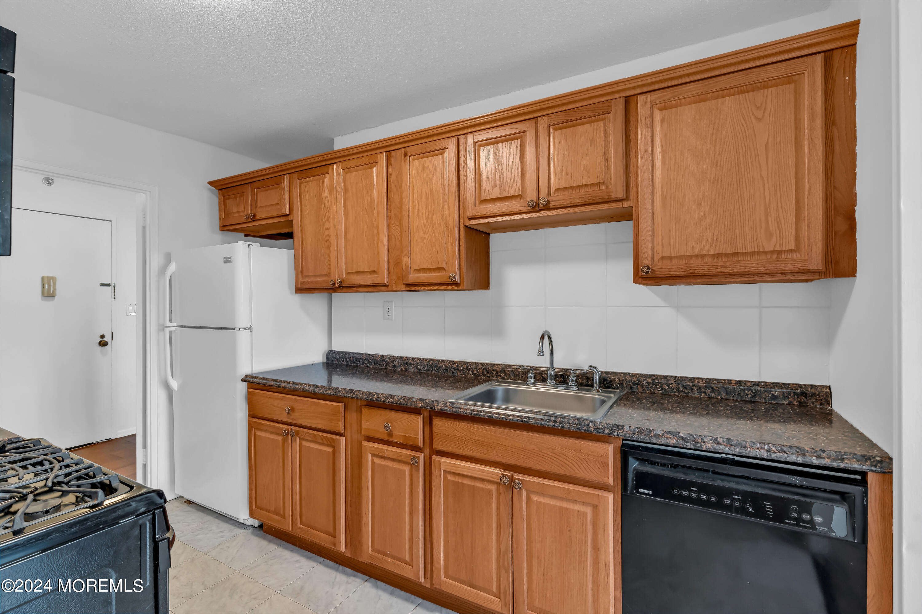 28 Riverside Avenue, Unit 5M Red Bank, NJ 07701 - Photo 15 of 34 017_dsc06634_909
