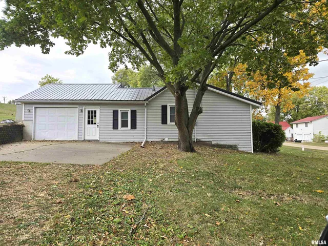 $97,900 | 607 North Bluff Street, Albany, IL 61230