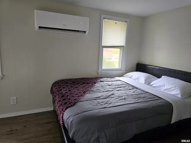 $97,900 | 607 North Bluff Street, Albany, IL 61230