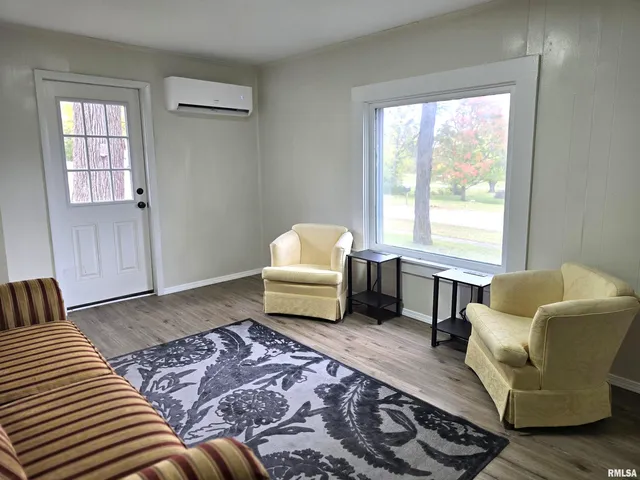 $97,900 | 607 North Bluff Street, Albany, IL 61230