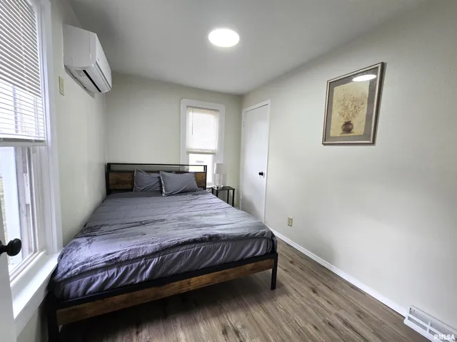 $97,900 | 607 North Bluff Street, Albany, IL 61230