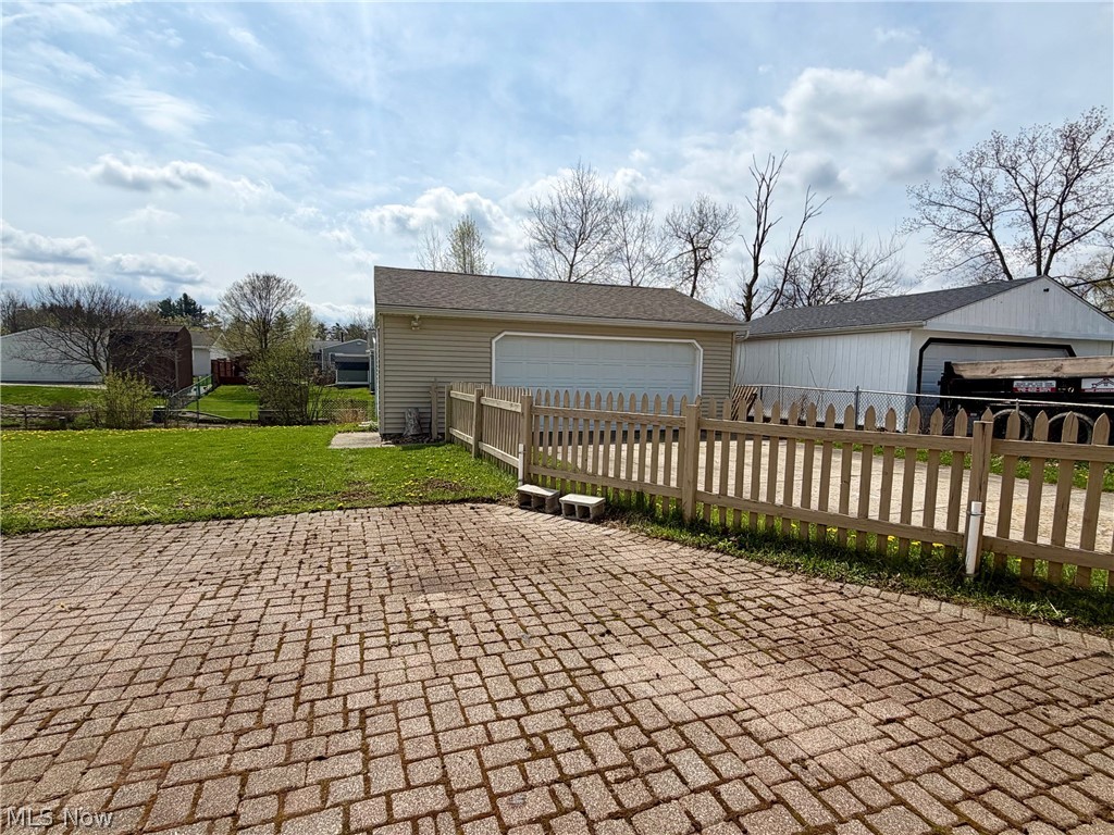 496 Crickett Road Chardon, OH 44024 - Photo 4 of 26