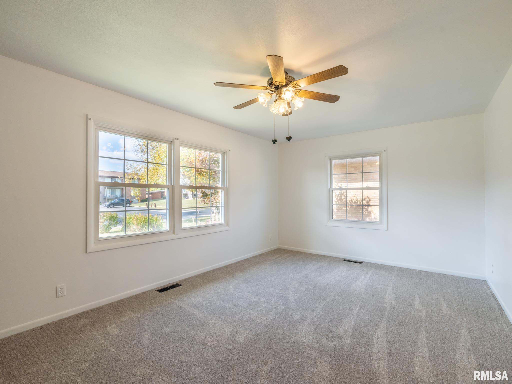 4208 North Knollridge Road Peoria, IL 61614 - Photo 32 of 56 Gallery Image 32