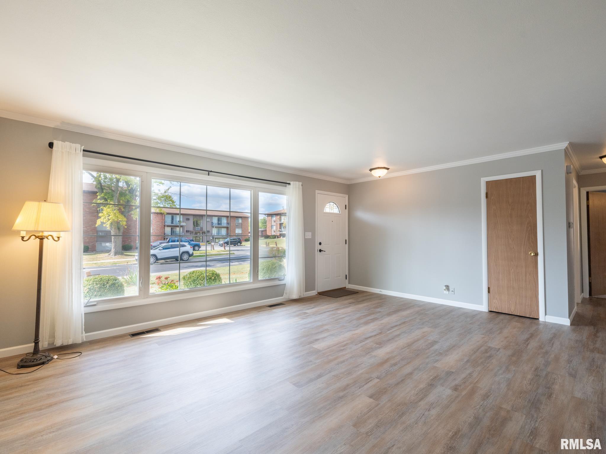 4208 North Knollridge Road Peoria, IL 61614 - Photo 7 of 56 Gallery Image 7