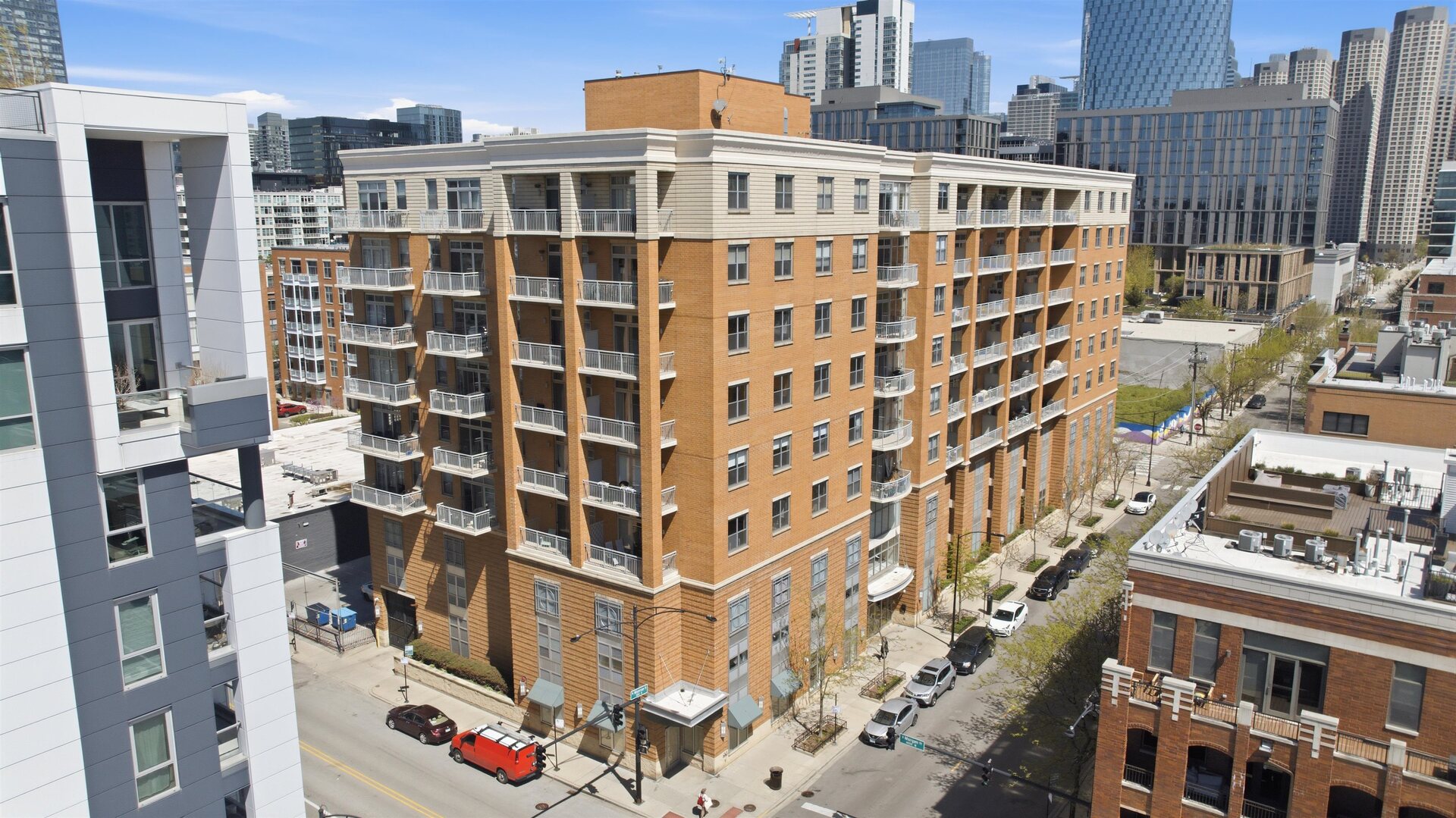 950 West Monroe Street, Unit 710 Chicago, IL 60607 - Photo 2 of 26