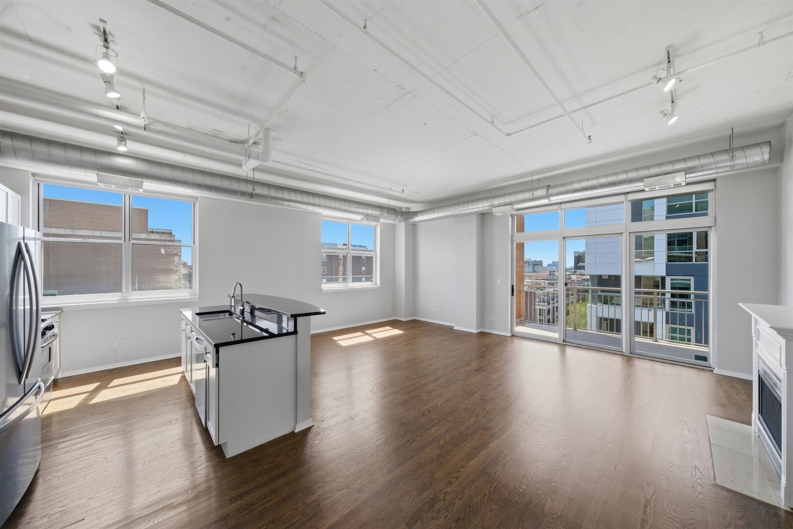 950 West Monroe Street, Unit 710 Chicago, IL 60607 - Photo 5 of 26