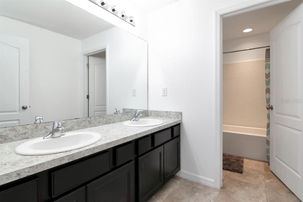 5446 Suncatcher Drive Wesley Chapel, FL 33545 - Photo 15 of 48