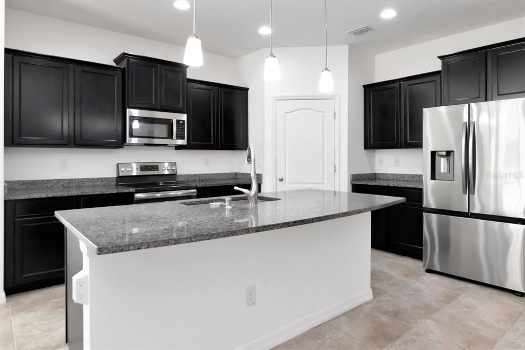 5446 Suncatcher Drive Wesley Chapel, FL 33545 - Photo 2 of 48