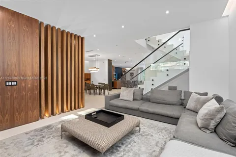 $4,750,000 | 4039 Ventura Avenue, Miami, FL 33133