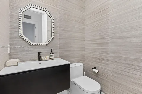 $4,750,000 | 4039 Ventura Avenue, Miami, FL 33133