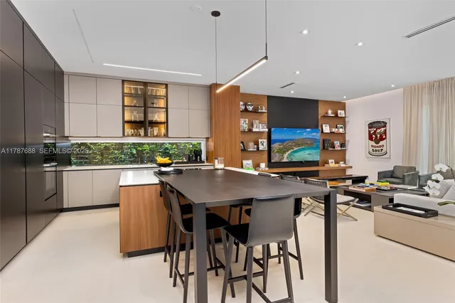 $4,500,000 | 4039 Ventura Avenue, Miami, FL 33133