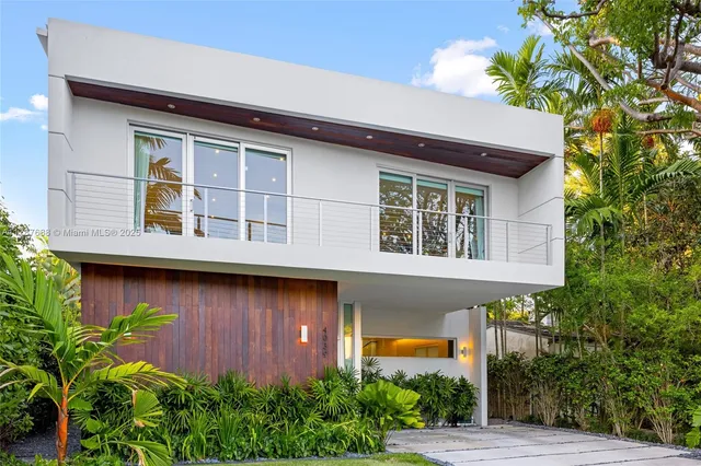 $4,750,000 | 4039 Ventura Avenue, Miami, FL 33133