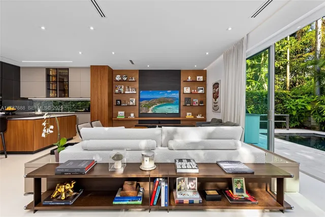 $4,500,000 | 4039 Ventura Avenue, Miami, FL 33133